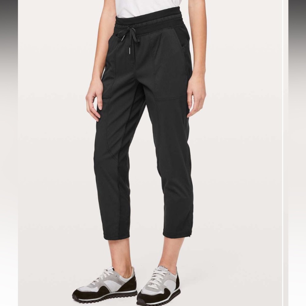 Lululemon Dance Studio Crop 25”